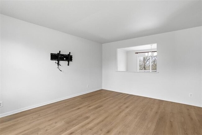 Photo - 108 Whitney Dr