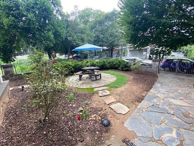 Photo - One Bedroom Apartment in the Heart of Midtown!