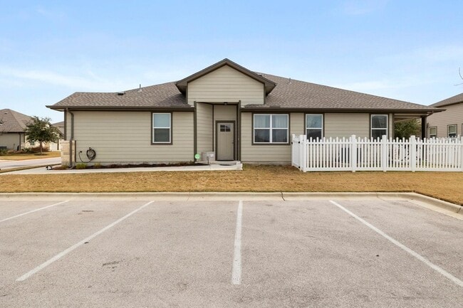 Photo - 1701 Logan Dr Unidad 53