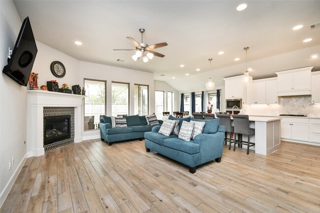 Photo - 5042 Albany Shores Ln