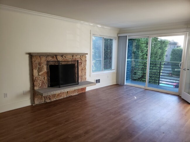 Photo - Voss Ballard Apartments