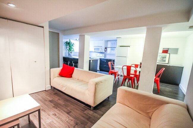 Photo - 1148 Woodroffe Ave