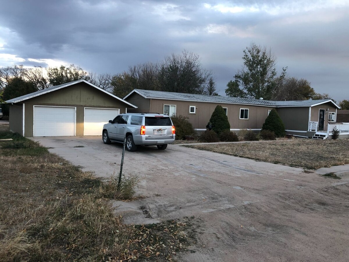 3 Bed, 1 Bath, 2 Car Garage - 3 Bed, 1 Bath, 2 Car Garage House