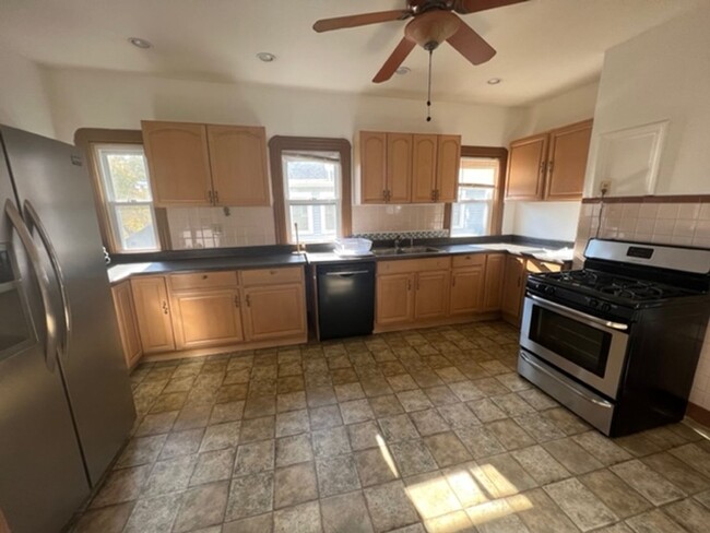 Building Photo - 55 Kenmere Rd Unit 55 Kenmere Rd Rental
