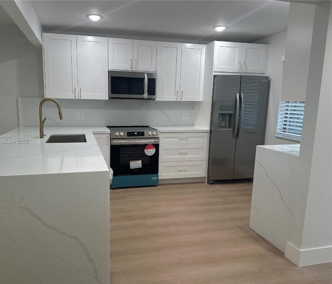 Photo - 16561 Blatt Blvd Unidad 107