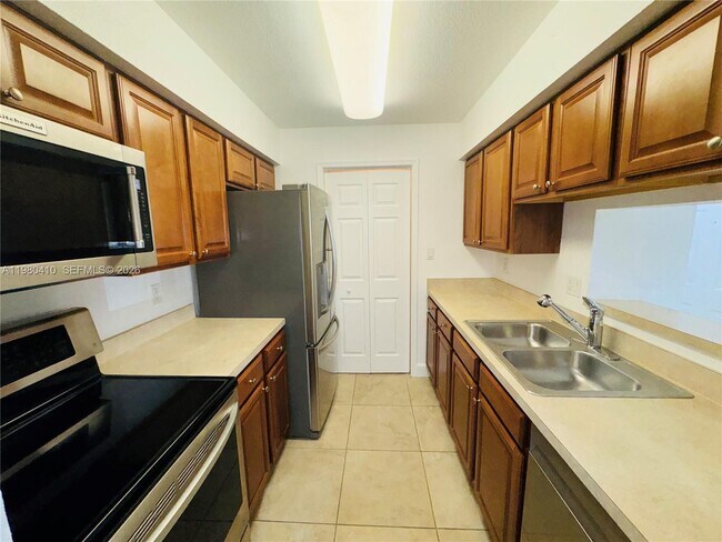 Photo - 733 Riverside Dr Unit 1216