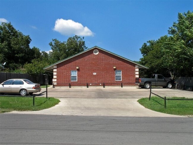Photo - 2575 W Denman St Unit D