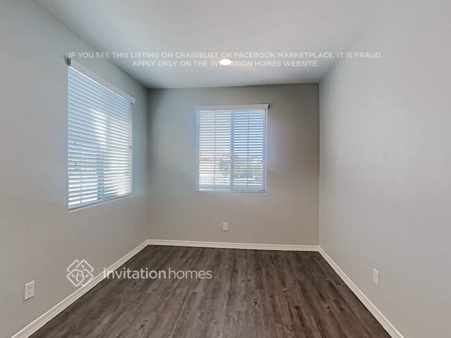 Photo - 20155 W Buchanan St