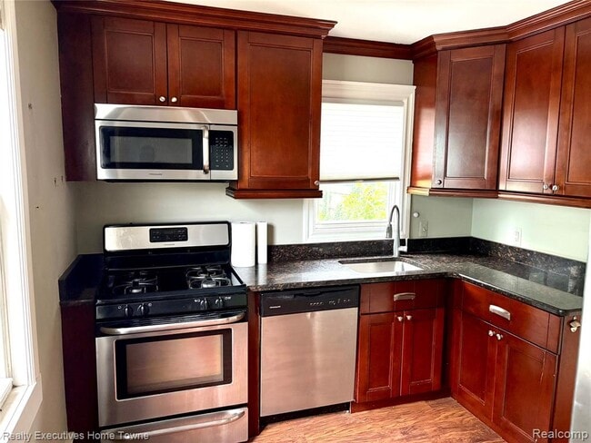 Photo - 671 Wordsworth St