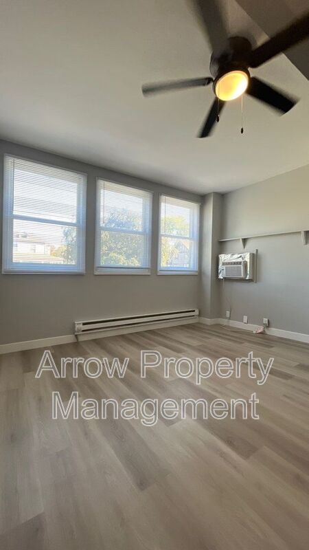 Photo - 1645 E St Unit 1