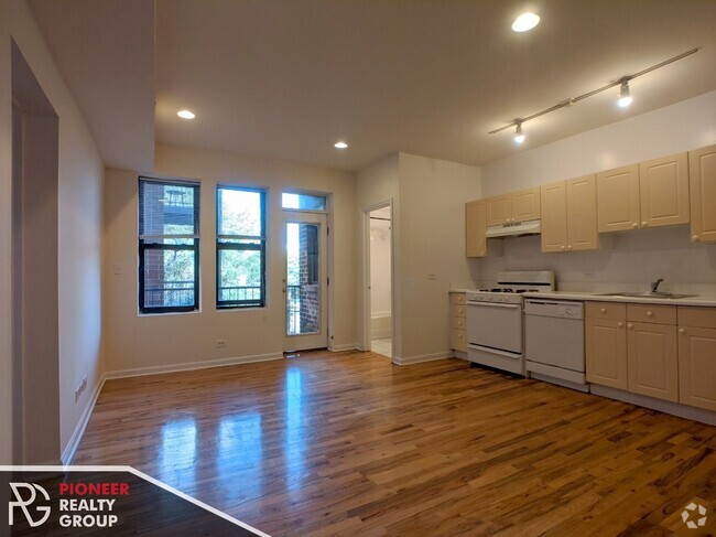 Building Photo - 912 W Dakin St Rental