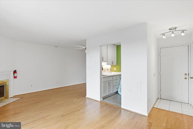 Photo - 3217 Wisconsin Ave NW Unidad 6D