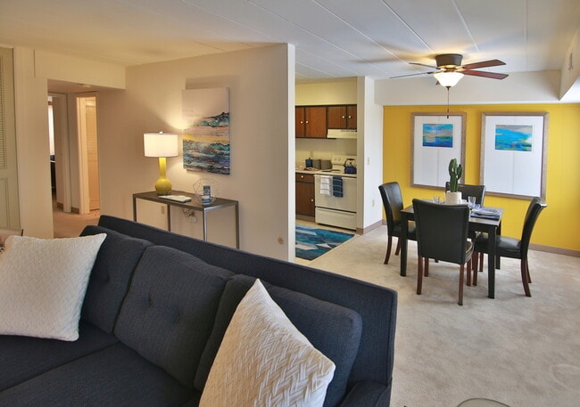 Photo - 700 Lee Dr