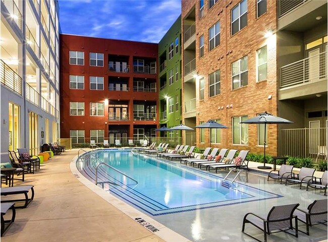 Building Photo - 1902 1/2 Simond Ave Unit A8-81