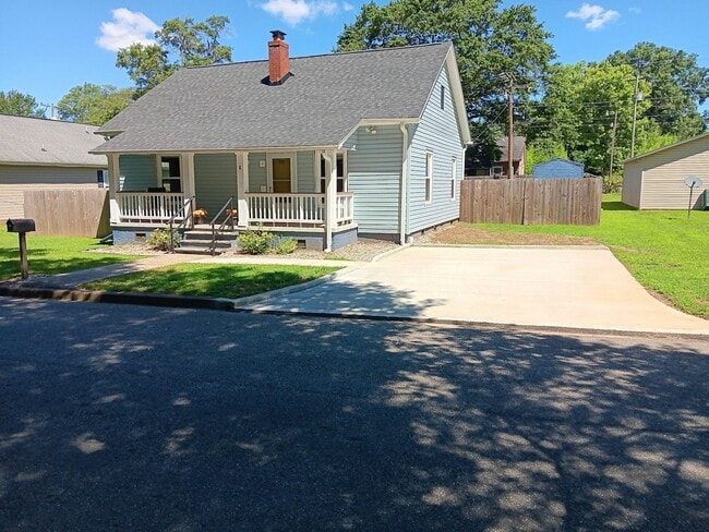 Building Photo - 3 Gallivan St