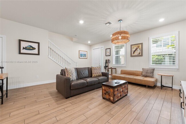 Photo - 1030 Eucalyptus Dr