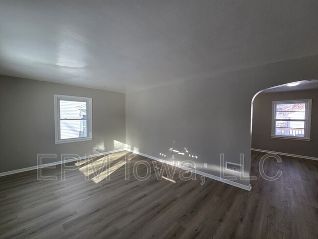 Photo - 1147 Bourland Ave