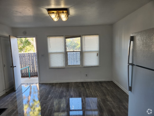 Building Photo - 521 3rd St Rental