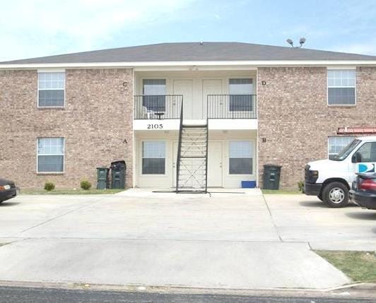 Building Photo - 2105 Jennifer Dr Unit D