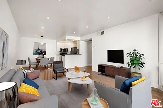 Photo - 8530 Holloway Dr Condo Unit 207
