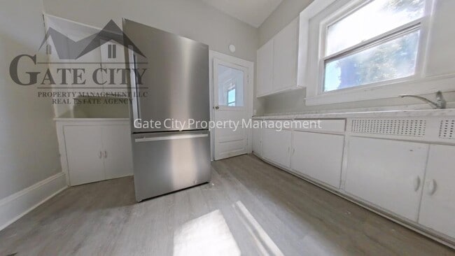 Photo - 1006 Holton Pl