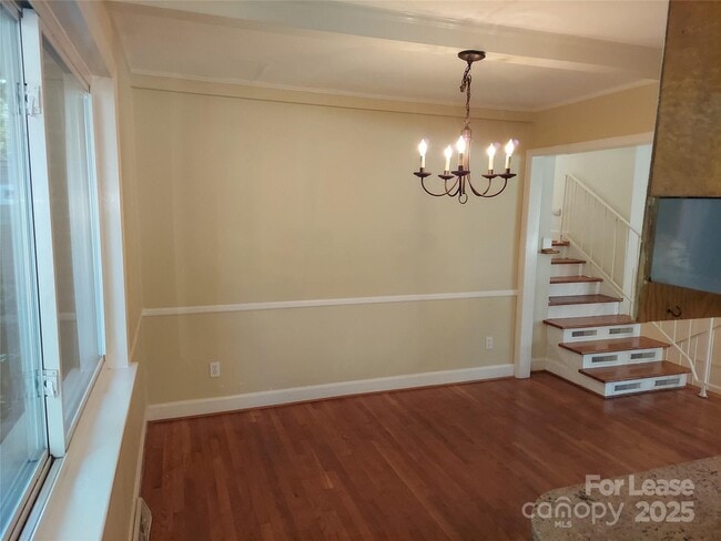 Photo - 3813 Selwyn Ave