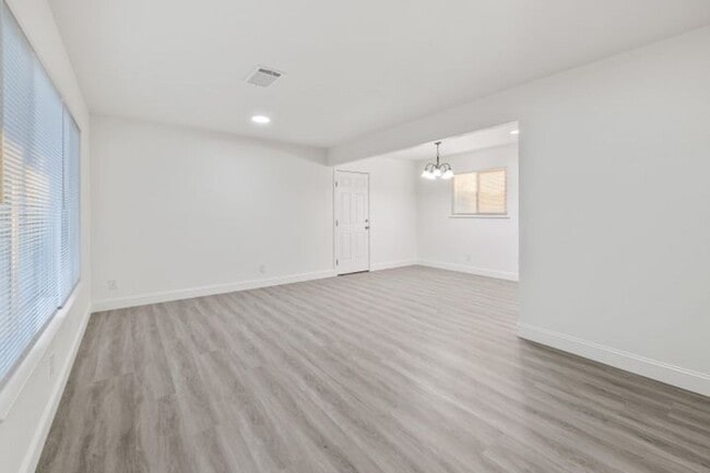 Photo - 1406 W Roosevelt Ave