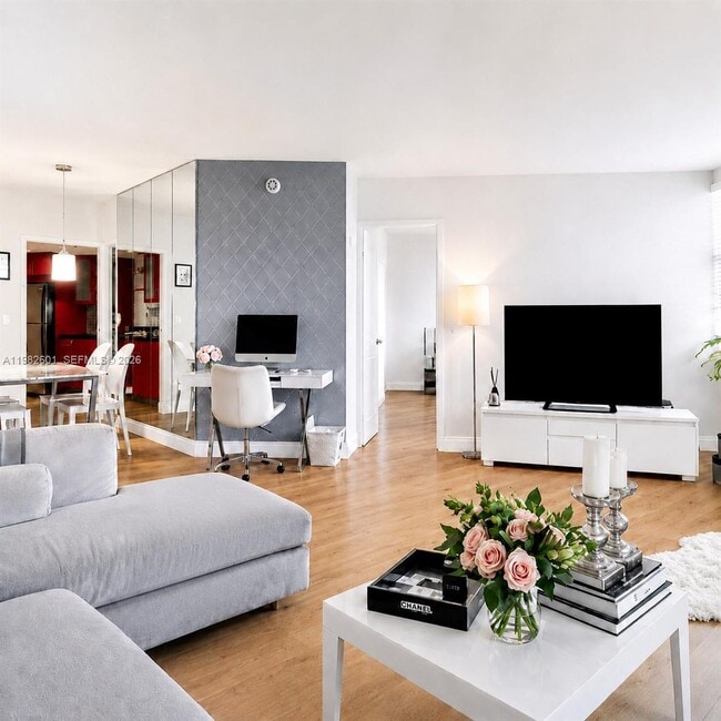 Building Photo - 801 Brickell Bay Dr Unit 1262