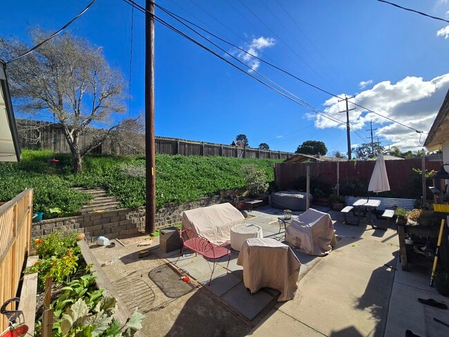 Photo - 3940 Silver Leaf Dr Unit House