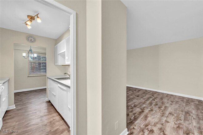 Photo - 11850 Edgewater Dr Unit 808