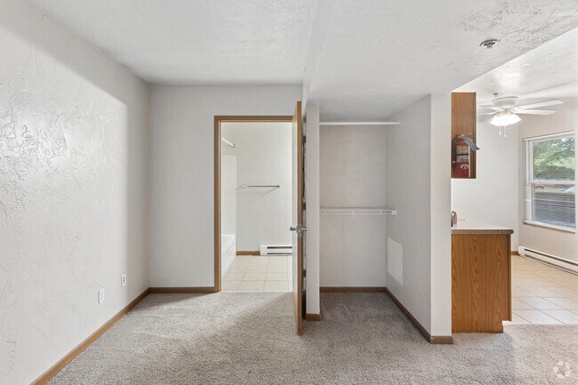 1BR, 1BA - North Single Suite - Bedroom