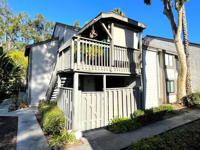 Building Photo - Lovely Condo Available in Vista!