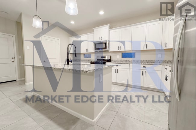 4Bed/3Bath Home at I10/Wilmot Rd! $199 MOV... - 4Bed/3Bath Home at I10/Wilmot Rd! $199 MOV...