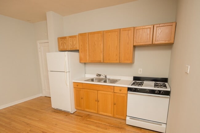Photo - 1055 W George St Unit 211