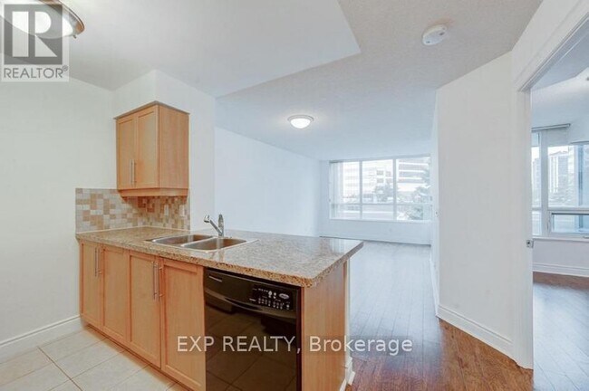 Photo - 25 Greenview Ave Unit 422