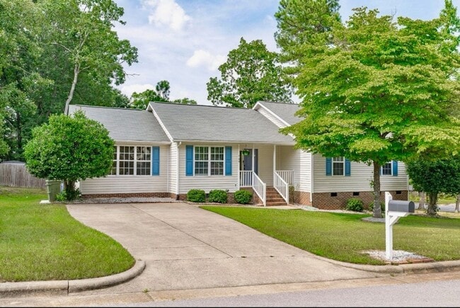 Photo - 700 Mossburn Ct