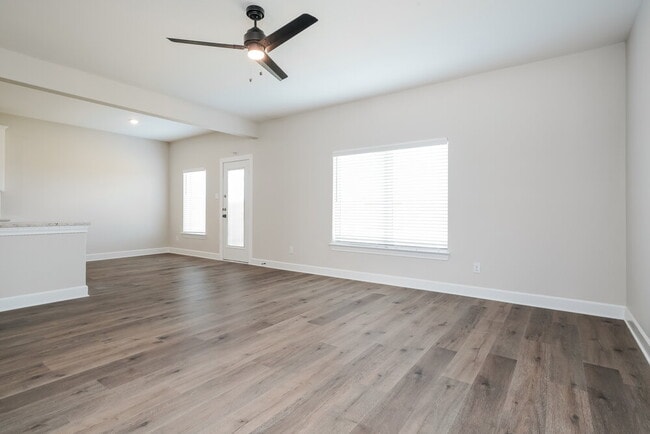 244 Live Oak Ln