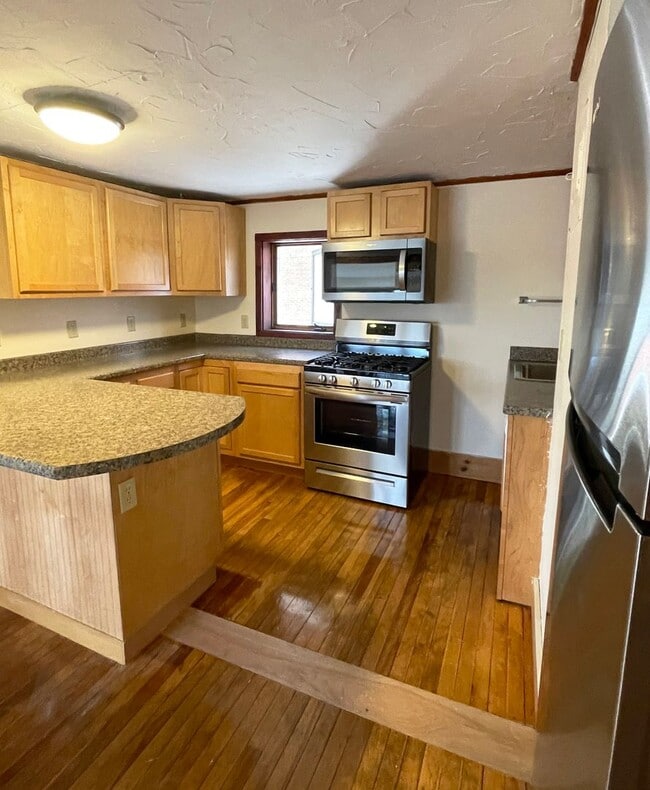 Building Photo - 114-116 South Champlain Street Unit APT 2