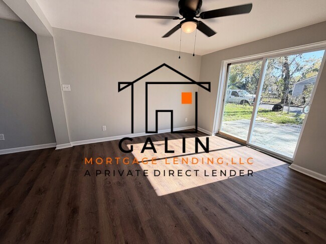 Photo - 602 W 61st St