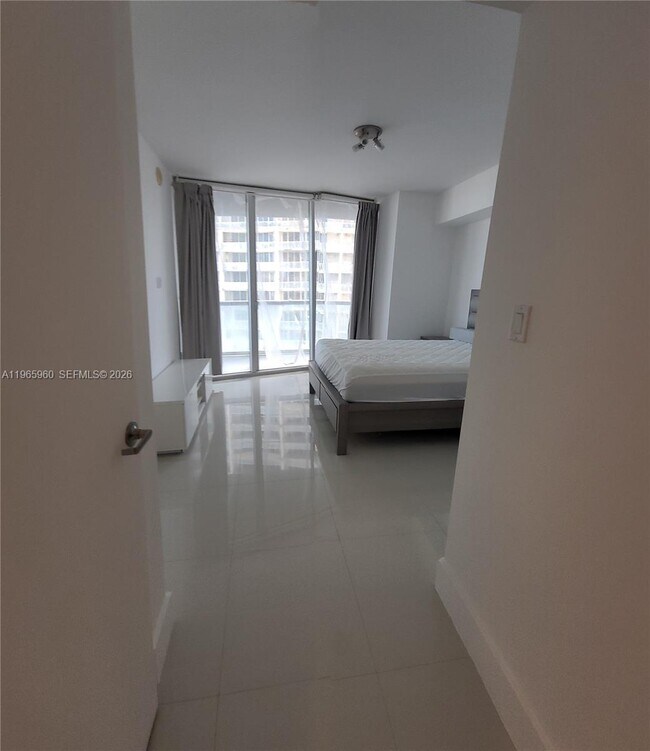 Photo - 475 Brickell Ave Unit 3709