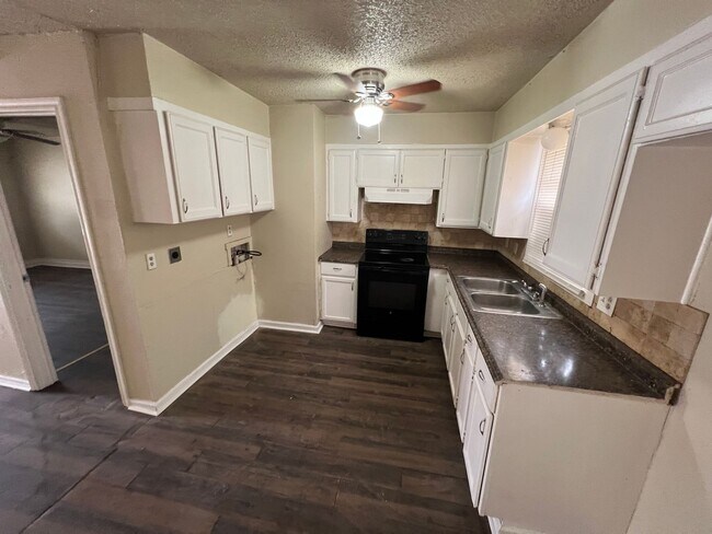 1730 E Dartmouth St Unidad 1730 E Dartmouth Unit A