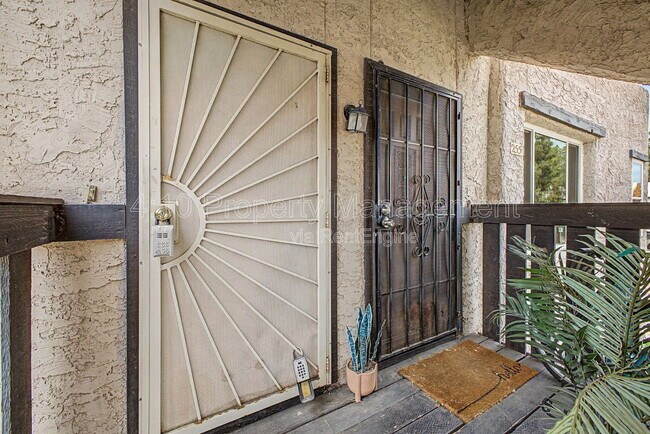 Photo - 1927 E Hampton Ave Unit 256