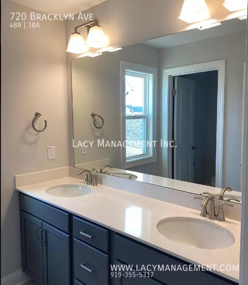 Photo - 720 Bracklyn Ave