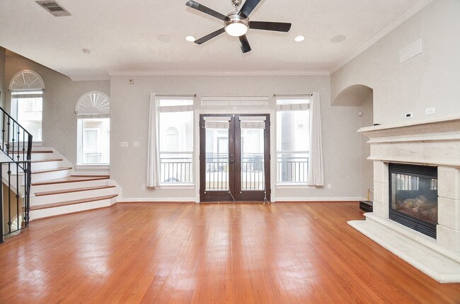 Building Photo - 1148 W 25th St