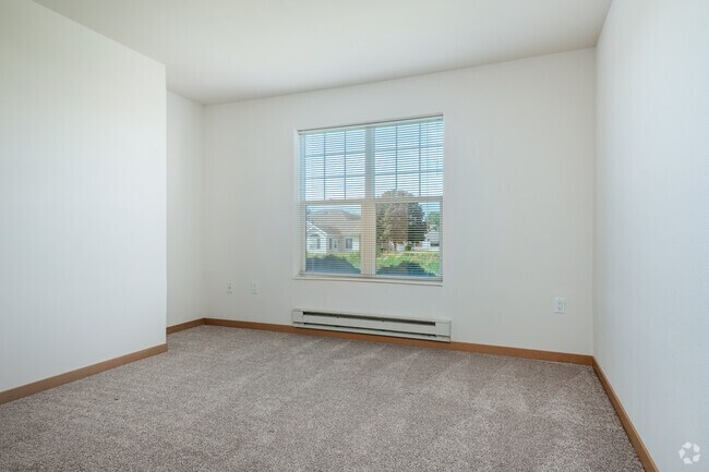 1BR, 1BA - 760SF - Bedroom - Shadow Creek Apartments