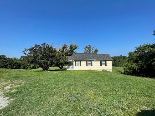 Photo - 20 mins to Clarksville, Virginia and Locat...