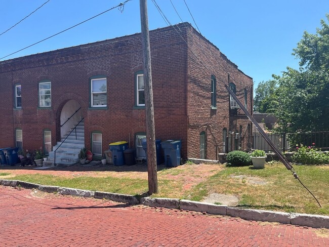 Photo - One Bedroom apartment in Alton