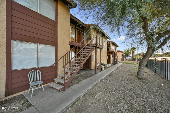 Building Photo - 725 E Vogel Ave Unit 203