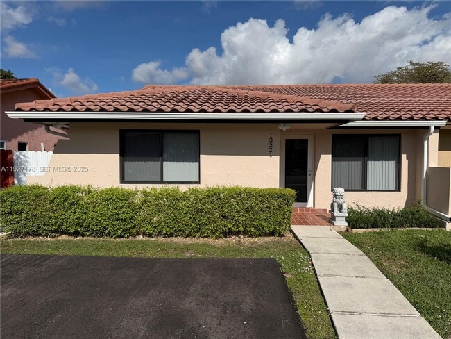 Building Photo - 13521 SW 65th Ln