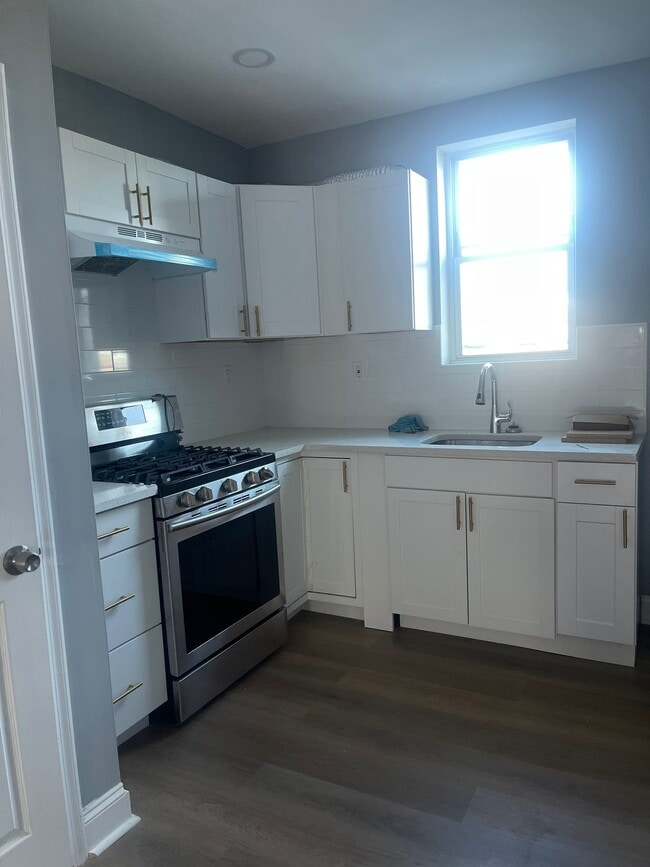 Building Photo - 4265 Ormond St Rental